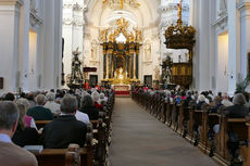 Abschlussvesper der Bischofskonferenz mit Austeilung des Bonifatiussegens (Foto: Karl-Franz Thiede)